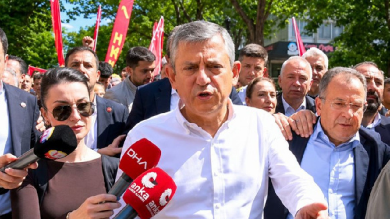 Özgür Özel'den Kılıçdaroğlu'na Sert Tepki: FETÖ İddialarına Yanıt Özgür Özel'den Kılıçdaroğlu'na Sert Tepki: FETÖ İddialarına Yanıt