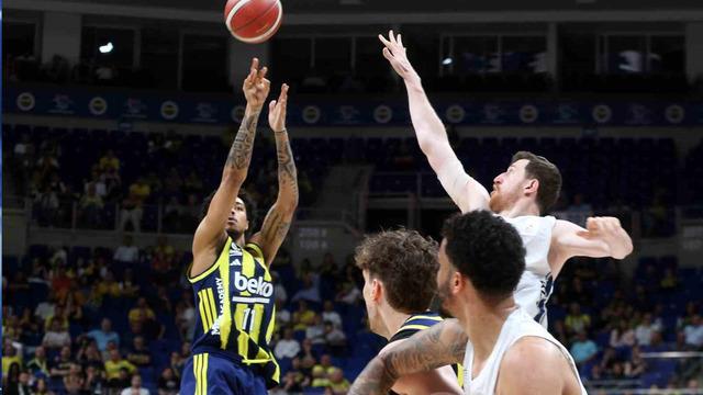 Fenerbahçe Beko: Play-Off İlk Maçında A. Efes'i 60-59 Yenerek Seride 1-0 Öne Geçti Fenerbahçe Beko: Play-Off İlk Maçında A. Efes'i 60-59 Yenerek Seride 1-0 Öne Geçti