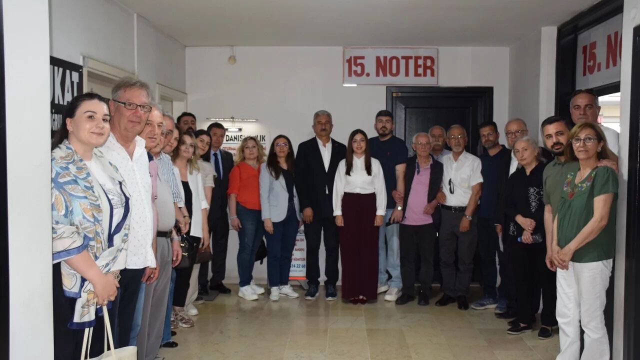 CHP Bursa Delegeleri: Olağanüstü Kurultay İçin İmzalar Verildi CHP Bursa Delegeleri: Olağanüstü Kurultay İçin İmzalar Verildi
