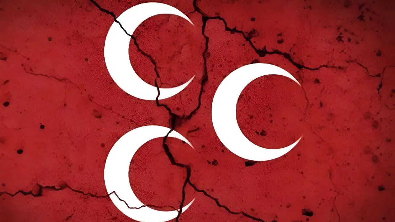 MHP'de Tasfiyeler Devam Ediyor: 3 İl Başkanlığı Feshedildi MHP'de Tasfiyeler Devam Ediyor: 3 İl Başkanlığı Feshedildi