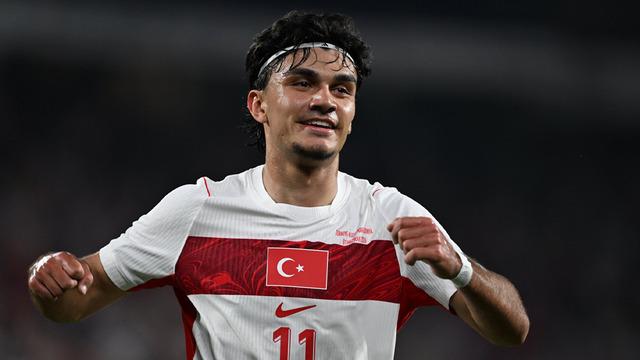 Sinan Engin: Can Uzun Galatasaray veya Fenerbahçe'de Olsaydı Montella Oynatırdı Sinan Engin: Can Uzun Galatasaray veya Fenerbahçe'de Olsaydı Montella Oynatırdı