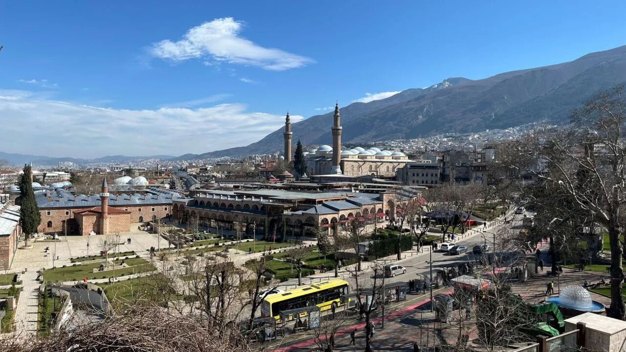 Bursa'da Bugün Hava Sıcaklığı 30°C'ye Ulaşacak Bursa'da Bugün Hava Sıcaklığı 30°C'ye Ulaşacak