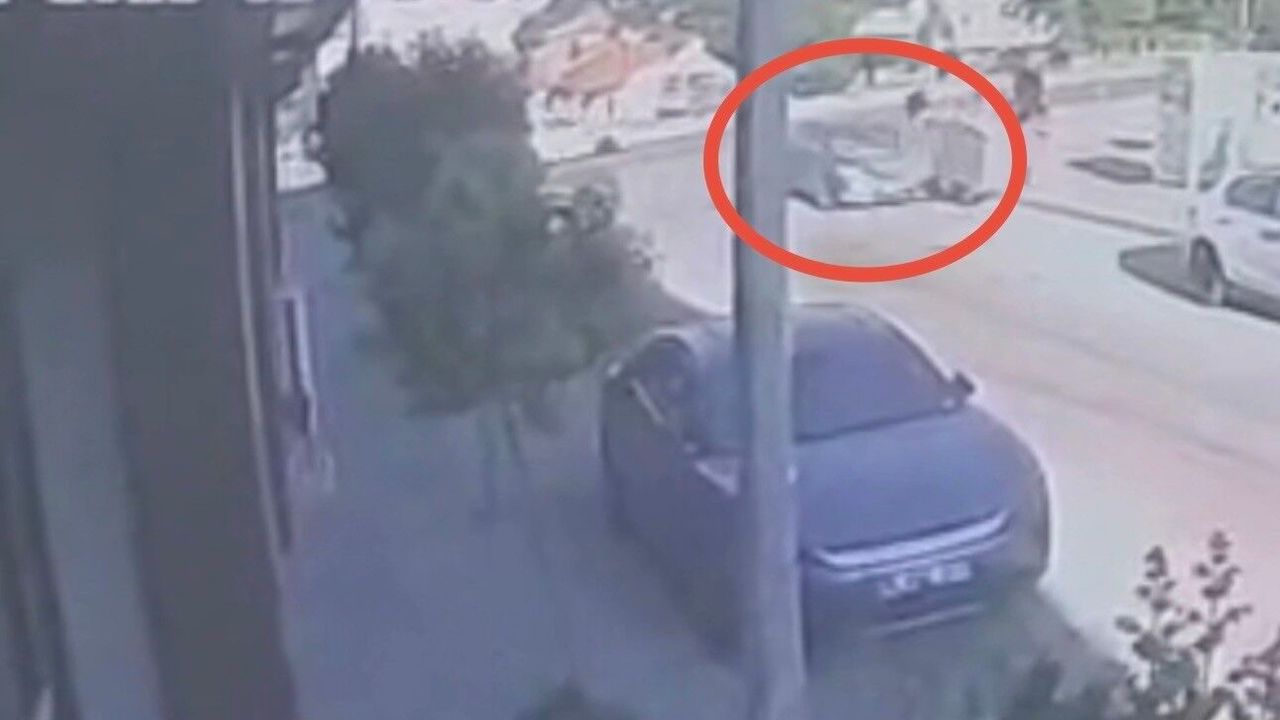 Ehliyetsiz Gençten Motosiklet Mağazasına Dev Darbe: 2,3 Milyon Lira Zarar Ehliyetsiz Gençten Motosiklet Mağazasına Dev Darbe: 2,3 Milyon Lira Zarar