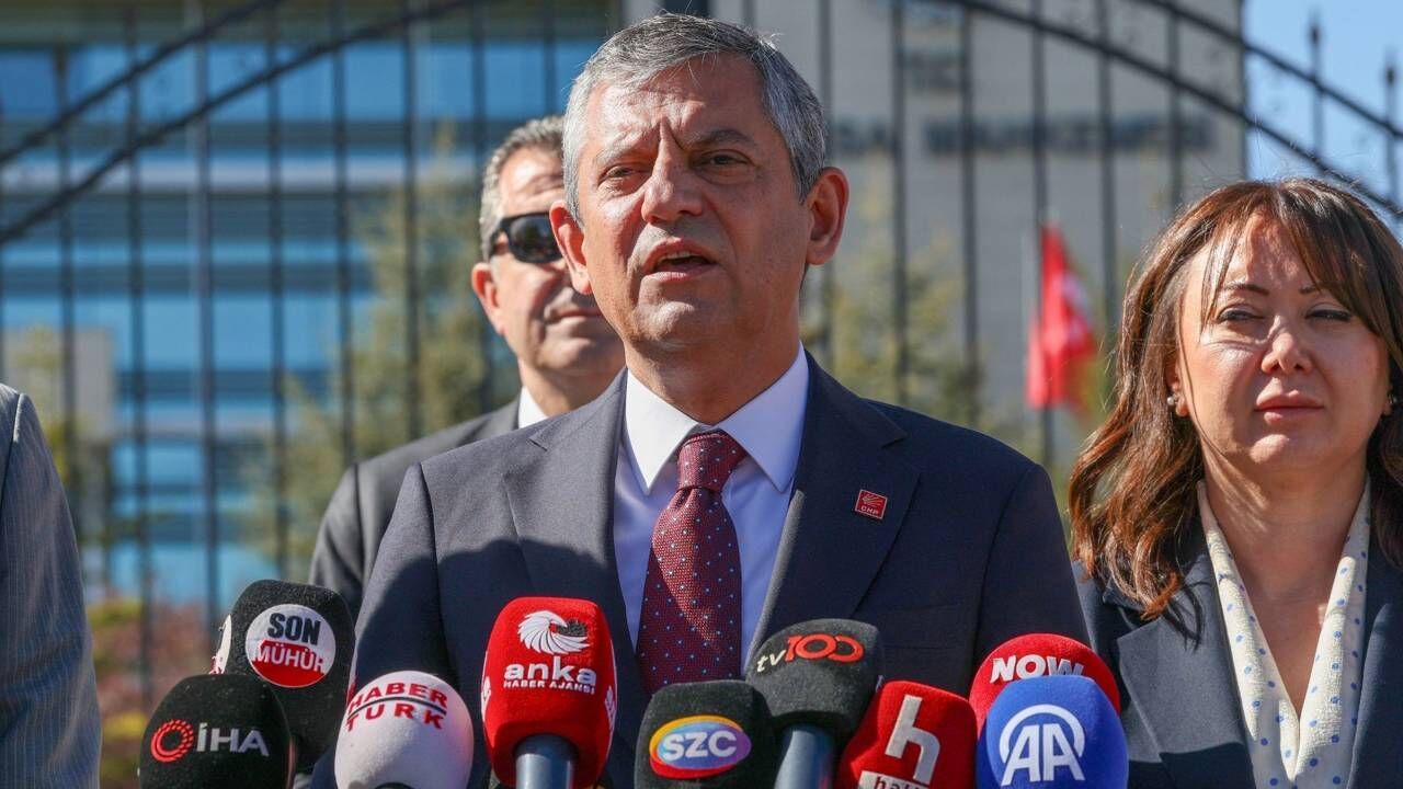 Özgür Özel: 1004 Delegenin İmzası İle Seçilmiş İl Başkanlarının Arkasındayız
