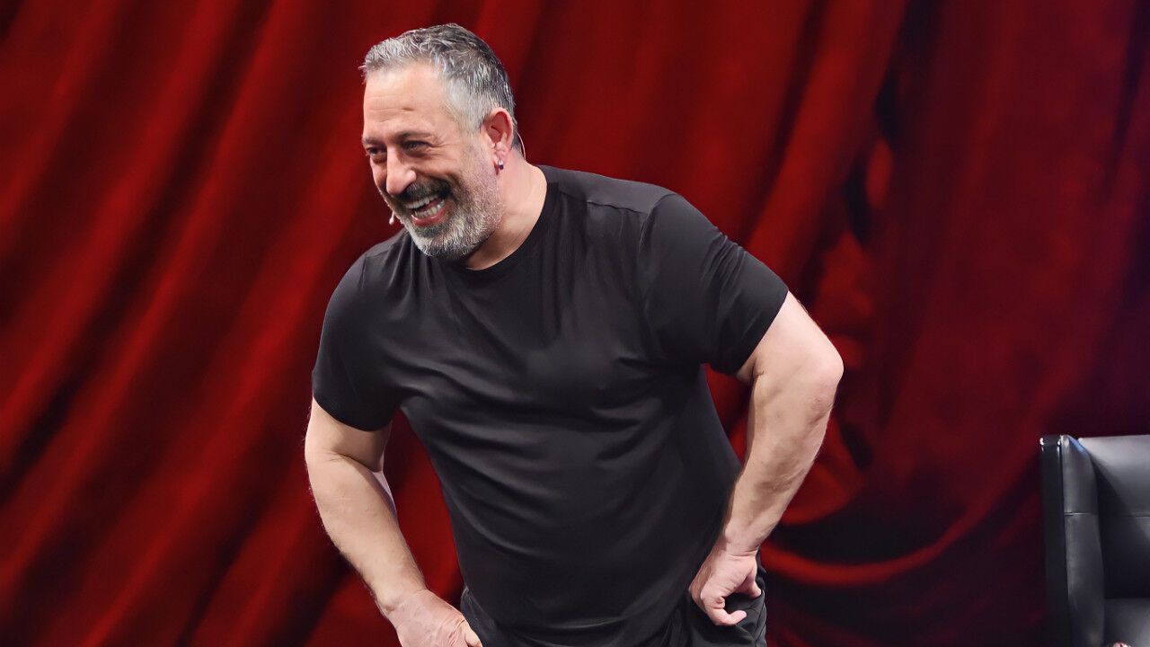 Cem Yılmaz'dan GORA 4 GORA için Son Geri Sayım Paylaşımı Cem Yılmaz'dan GORA 4 GORA için Son Geri Sayım Paylaşımı