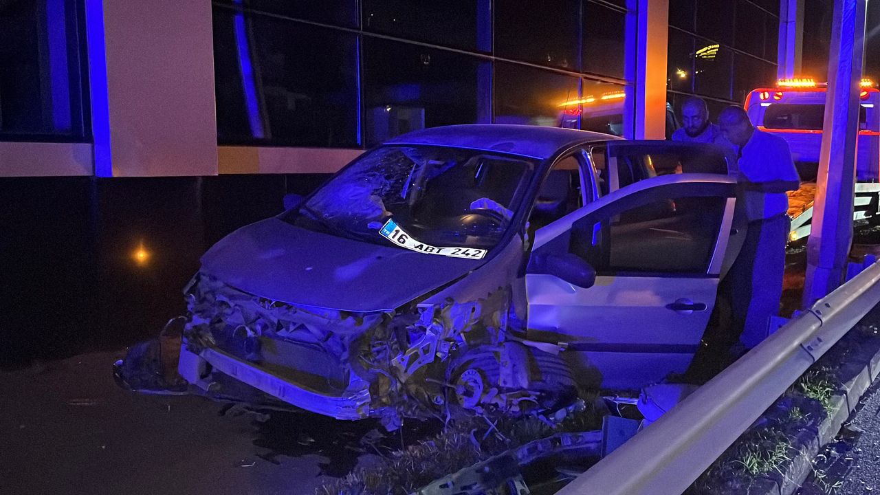Bursa'da Uykusuzluk Kazaya Yol Açtı: 2 Yaralı Bursa'da Uykusuzluk Kazaya Yol Açtı: 2 Yaralı