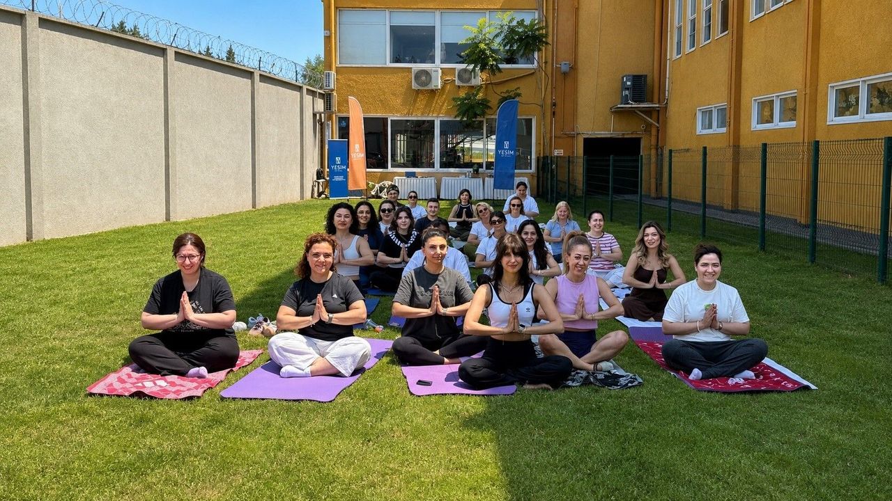 Yeşim Grup'tan Çalışanlara Dinlendirici Yoga Etkinliği Yeşim Grup'tan Çalışanlara Dinlendirici Yoga Etkinliği