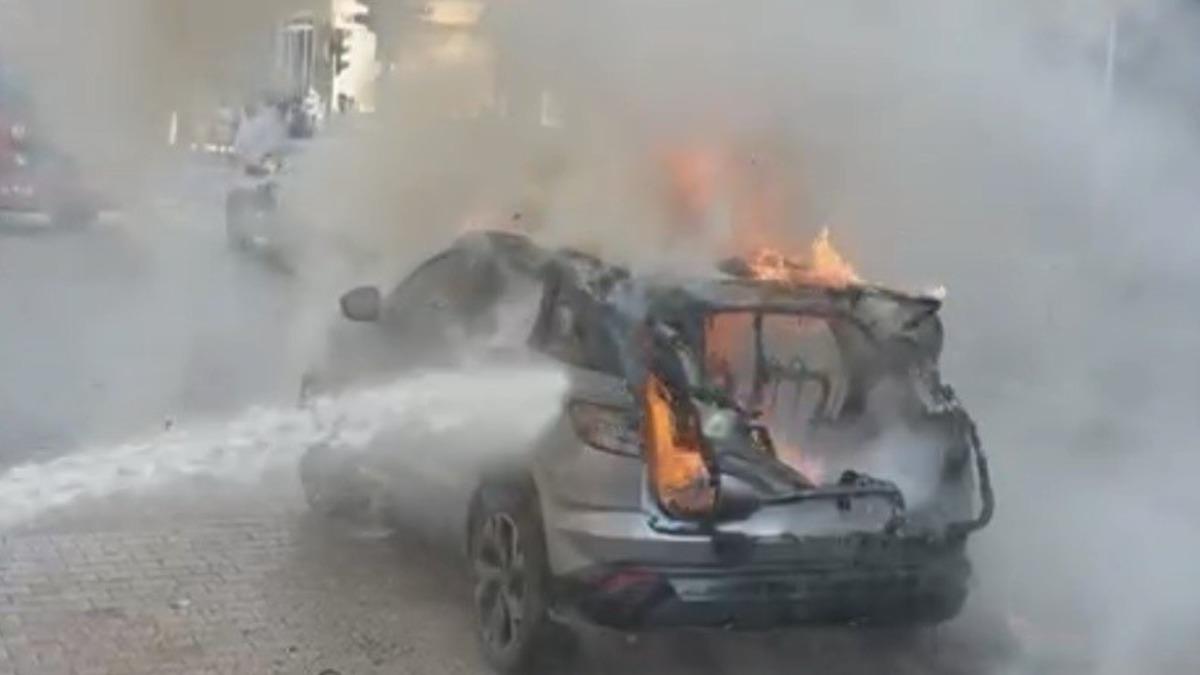 Osmaniye’de seyir halindeki otomobil yandı