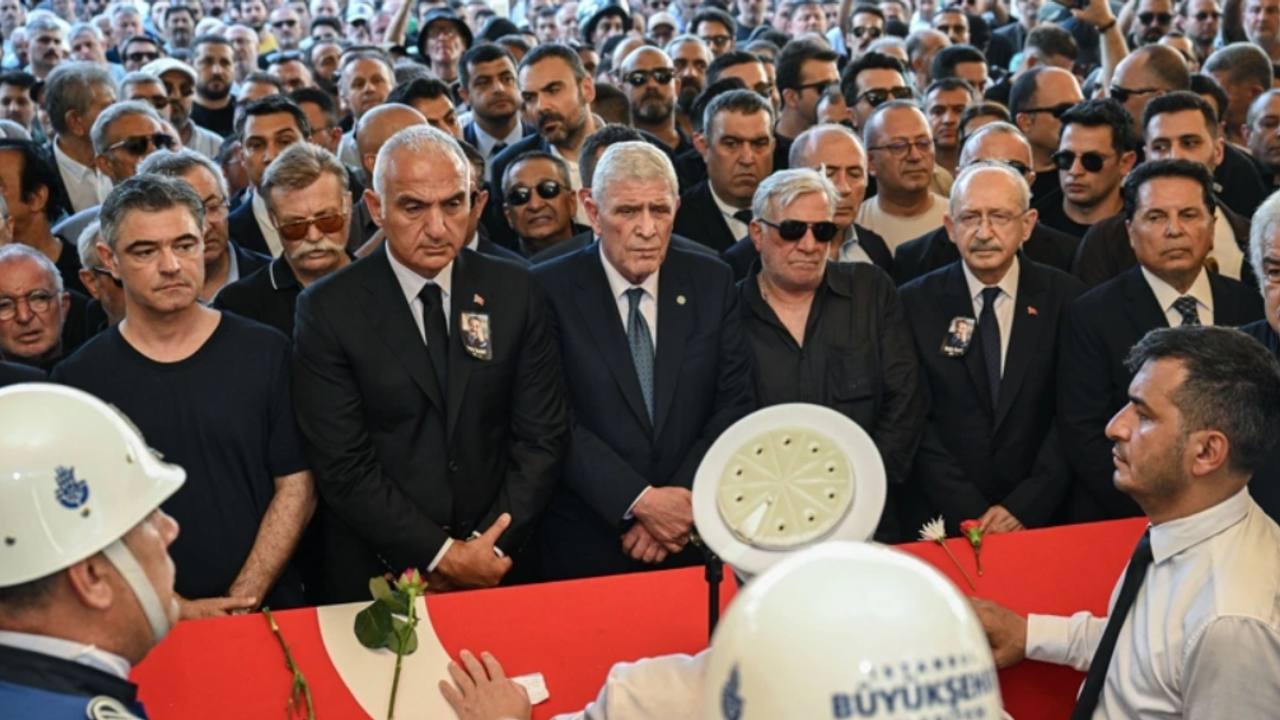 Mahsun Kırmızıgül’den Kadir İnanır’ın cenazesi sonrası sert sözler