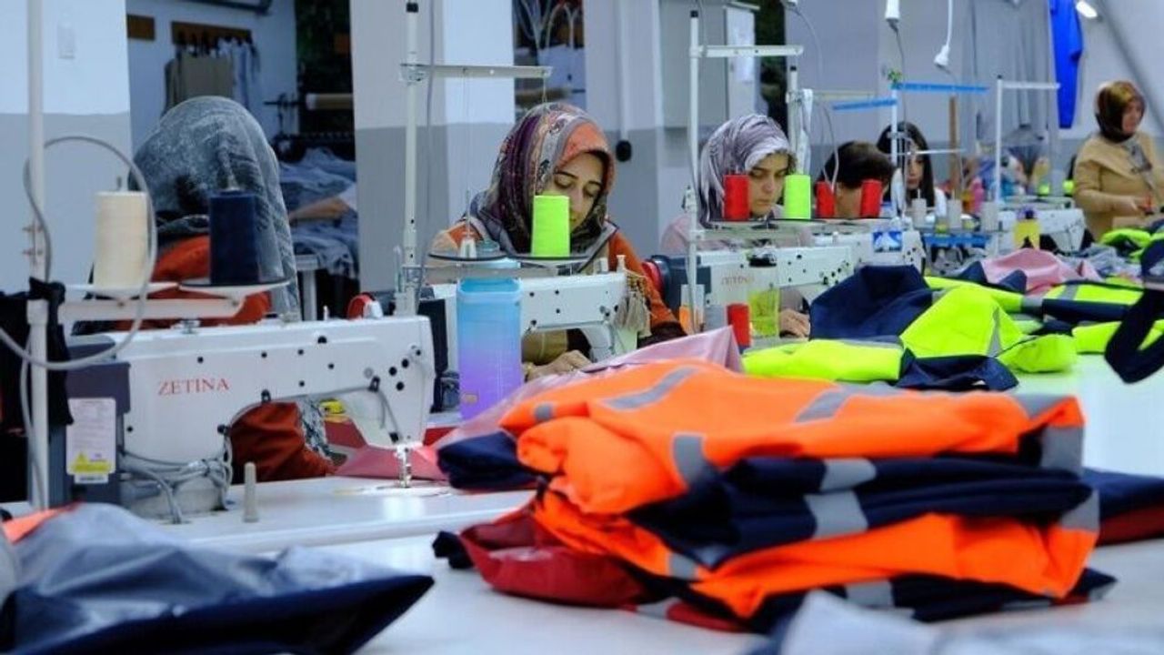 Hizmet sektöründe zayıflama: Endeks iki yönde düştü