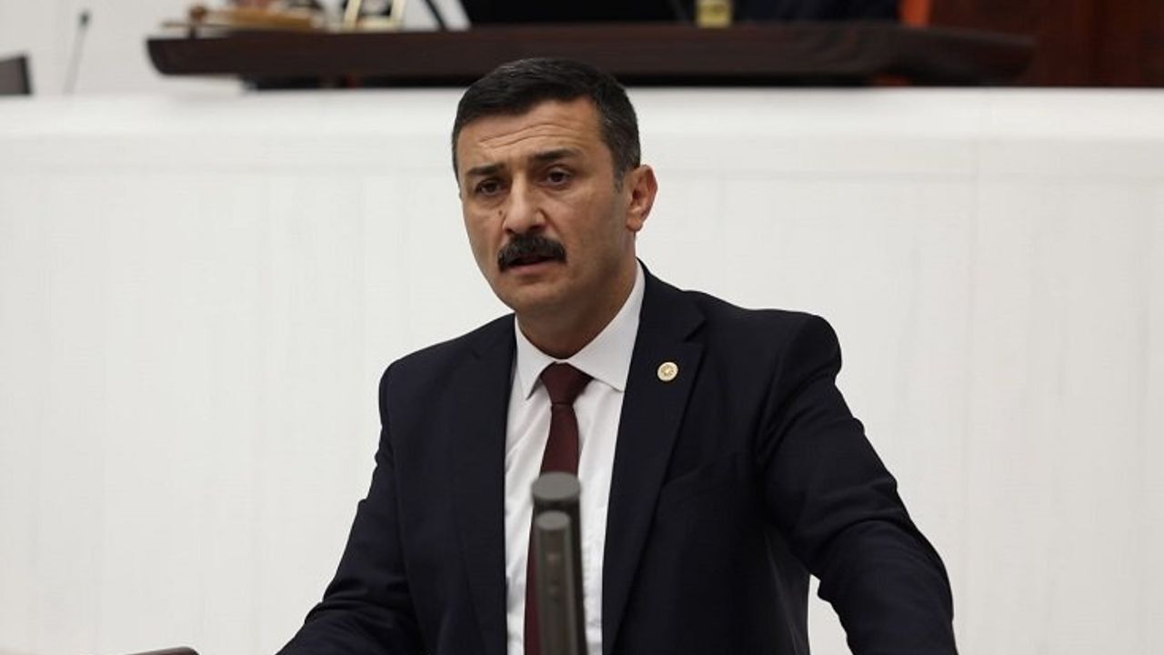 Vakıf okulundaki mali kriz iddialarına üç ayrı önerge