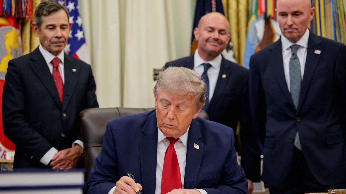ABD Başkanı Trump: "Hürmüz Boğazı İran hariç tüm gemiler için açık"