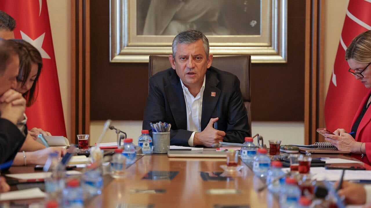 Özgür Özel'den kritik toplantılar