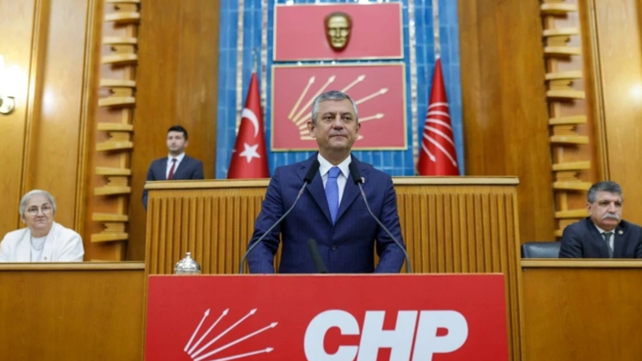 Yeni parti için 95 milletvekili imza verdi Yeni parti için 95 milletvekili imza verdi
