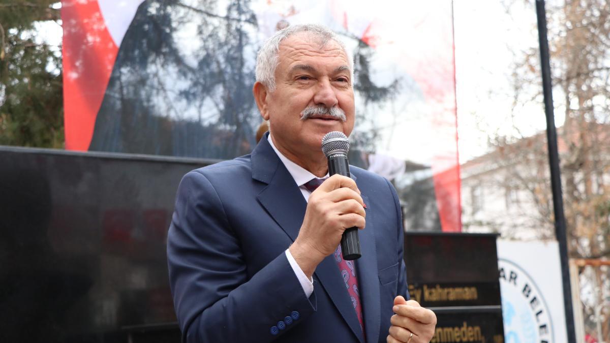 Zeydan Karalar'dan 'Yeni parti' kararı: "CHP'de kalacağım" Zeydan Karalar'dan 'Yeni parti' kararı: "CHP'de kalacağım"