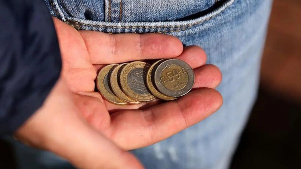 KAMU AR açıkladı: Açlık sınırı temmuzda 38 bin lirayı, yoksulluk sınırı 117 bin lirayı geçti KAMU AR açıkladı: Açlık sınırı temmuzda 38 bin lirayı, yoksulluk sınırı 117 bin lirayı geçti