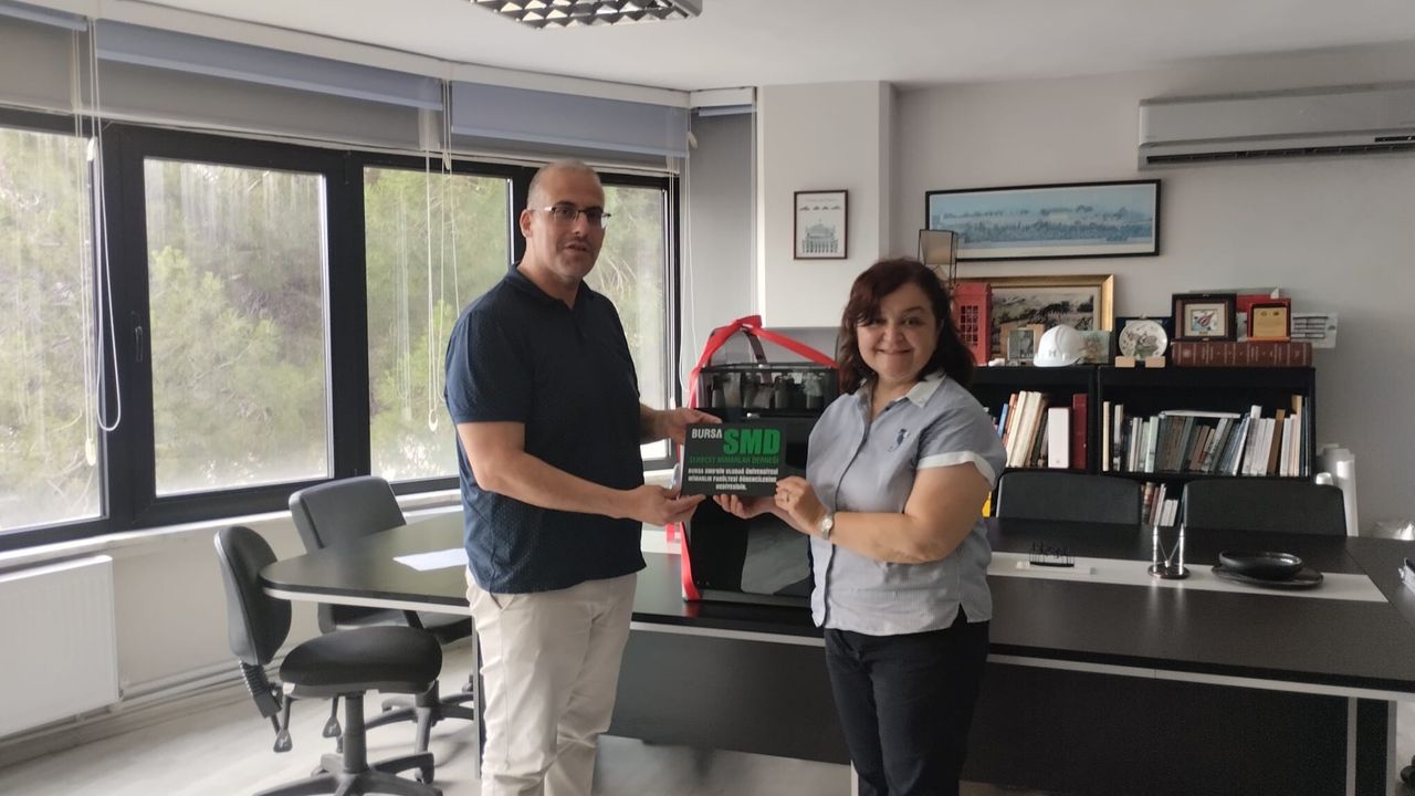 Bursa SMD, Mimarlık Eğitimi İçin 3D Yazıcı Hediye Etti Bursa SMD, Mimarlık Eğitimi İçin 3D Yazıcı Hediye Etti