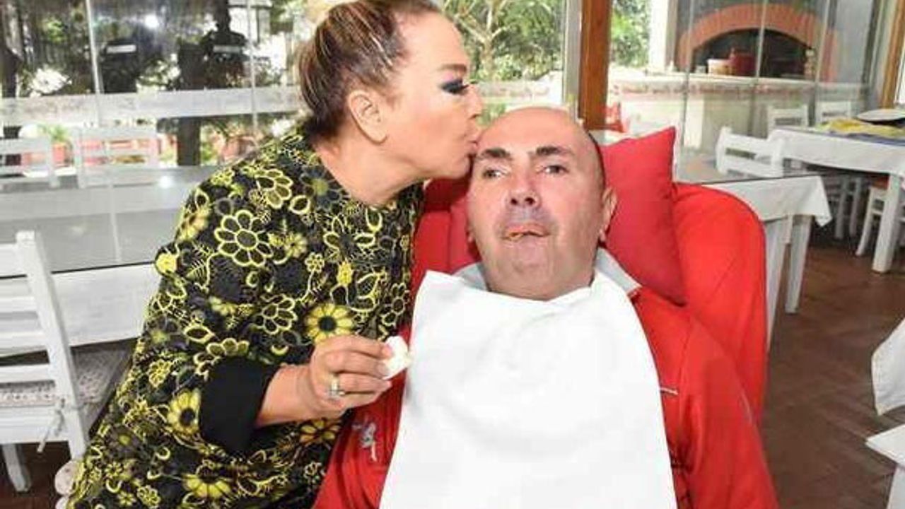 Safiye Soyman, Oğlu Harun Akaröz'ü Mezarı Başında Andı
