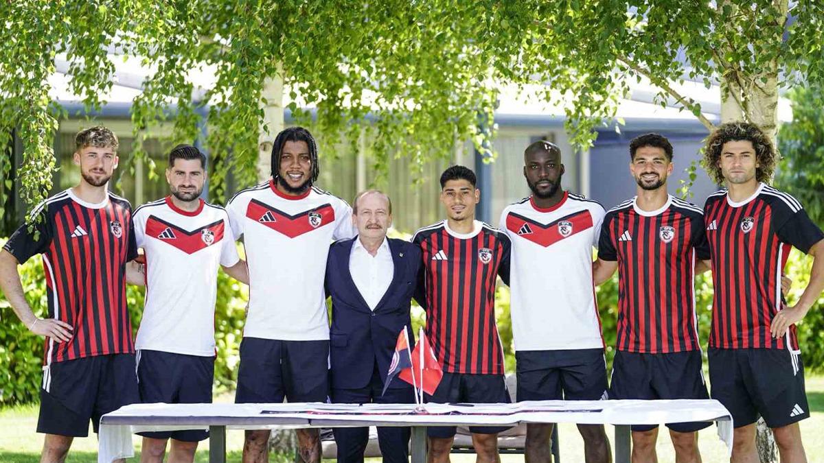 Gaziantep FK, Transfer Yasağını Kaldırarak 7 Yeni Futbolcu ile Anlaştı