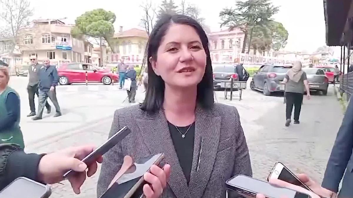 Edirne Belediye Başkanı Filiz Gencan, CHP'den İstifa Etti ve Yeni Parti'ye Katıldı Edirne Belediye Başkanı Filiz Gencan, CHP'den İstifa Etti ve Yeni Parti'ye Katıldı