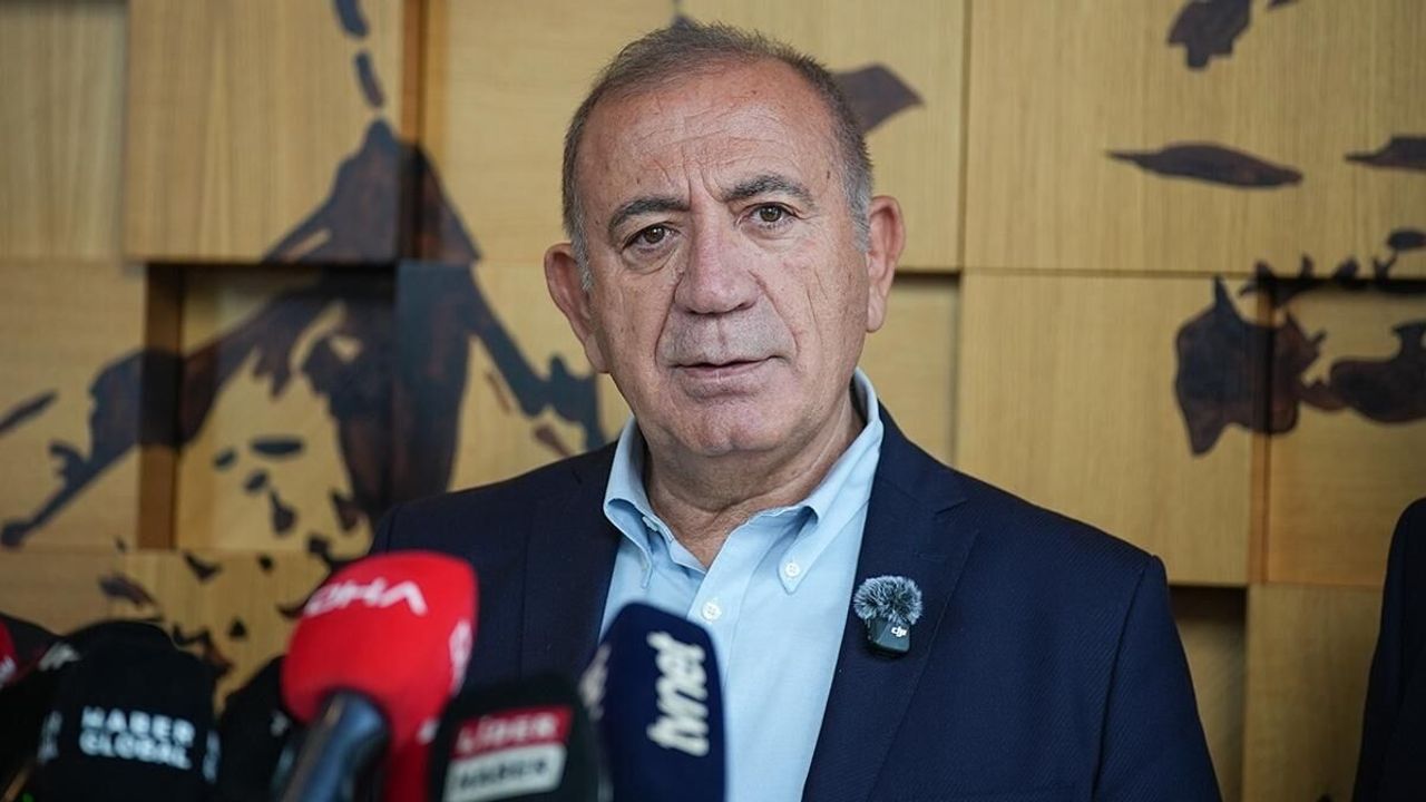 CHP İstanbul İl Başkanlığı'nda Görev Değişikliği Tartışmaları Sürüyor CHP İstanbul İl Başkanlığı'nda Görev Değişikliği Tartışmaları Sürüyor