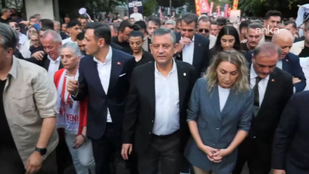 YENİ Parti'den Tutuklu Başkanlar İçin Dayanışma Yürüyüşü YENİ Parti'den Tutuklu Başkanlar İçin Dayanışma Yürüyüşü
