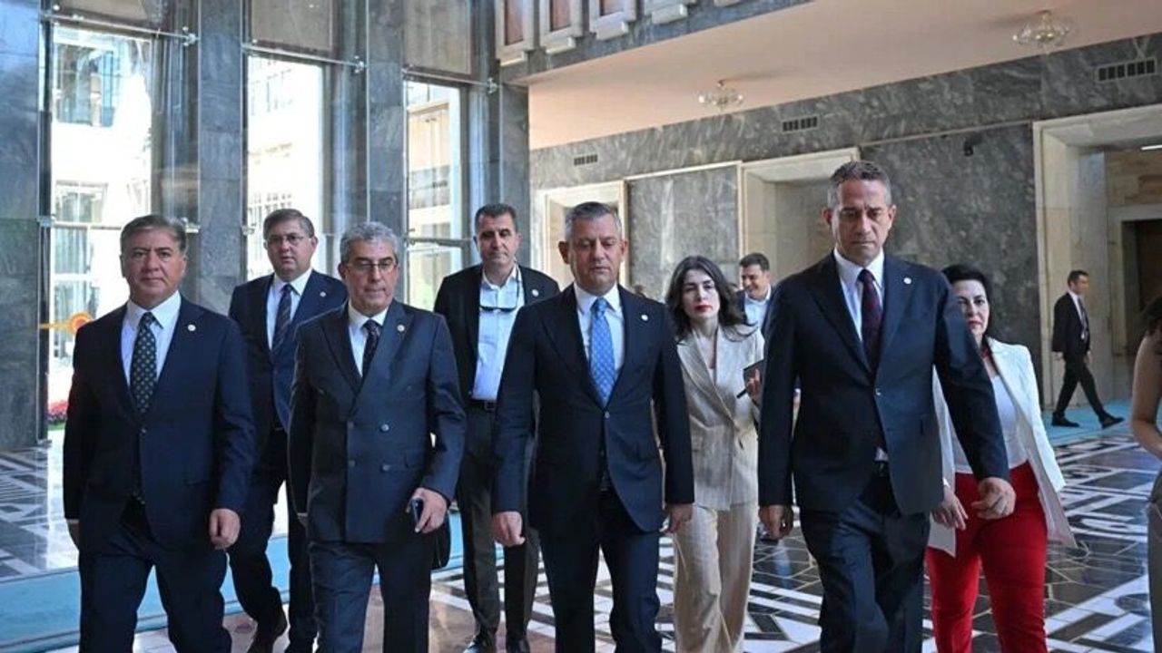 CHP, YENİ Parti'nin Meclis Mekanlarının Kendisine Tahsisini Talep Etti CHP, YENİ Parti'nin Meclis Mekanlarının Kendisine Tahsisini Talep Etti