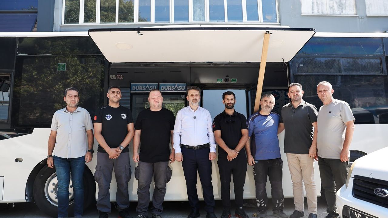 Bursa'da Eski Otobüsler Afet Yardım Araçlarına Dönüştürülüyor