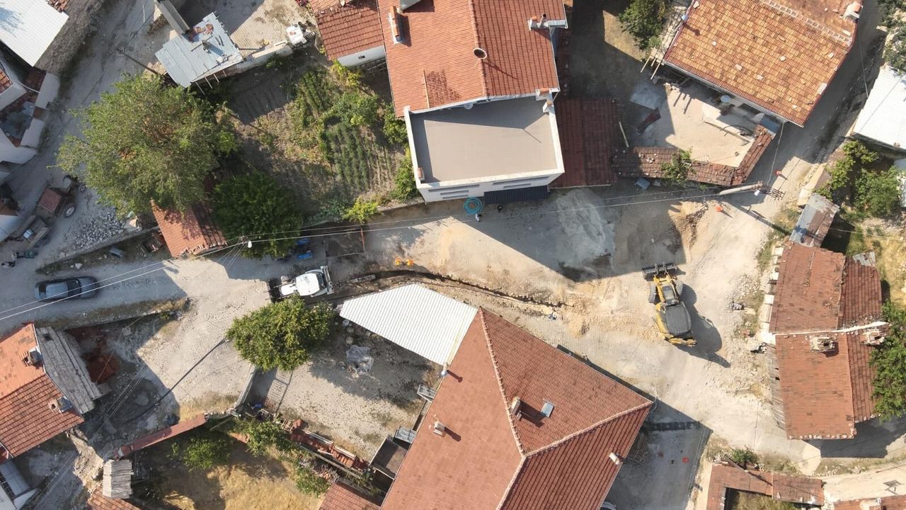 Keles Kocakovacık Mahallesi'nde 5 bin 800 metrelik içme suyu hattı yenilendi Keles Kocakovacık Mahallesi'nde 5 bin 800 metrelik içme suyu hattı yenilendi