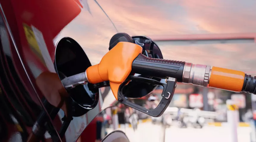 Motorine Bu Gece Yansıyan İndirimle Akaryakıt Fiyatlarında Yeni Dönem Başlıyor